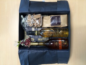 Smaki regionu w eleganckim wydaniu Kosz upominkowy z lokalnymi produktami z Sądecczyzny